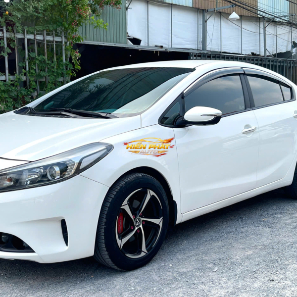 CERATO 2017 TRẮNG AT