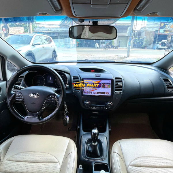 CERATO 2017 TRẮNG AT